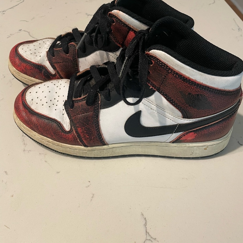 Nike Kids Black and Red Sneakers